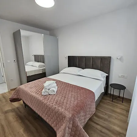 Apartment Rafaella *