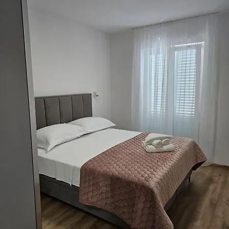 Rafaella Apartment Lopar