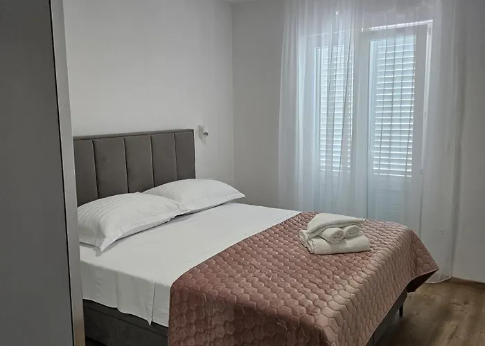 Rafaella Апартаменты Лопар